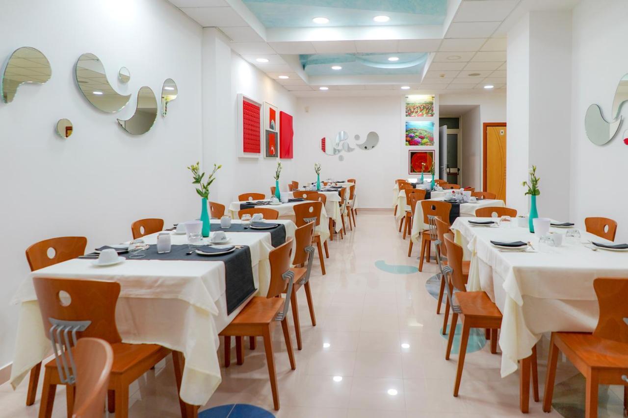 Piccadilly Rooms Restaurant And Beach Santa Maria al Bagno Exterior foto